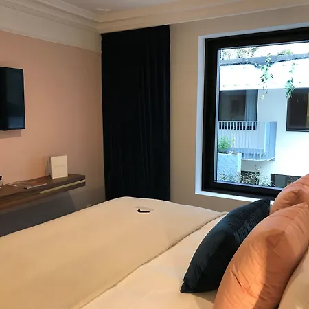 Parister Piscine&spa 5* Parigi